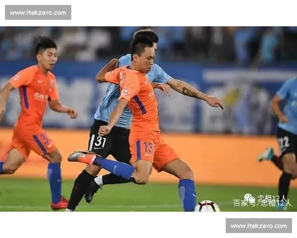 围绕任意球判罚争议解析裁判尺度与比赛公平性探讨规则理解与技术介入影响